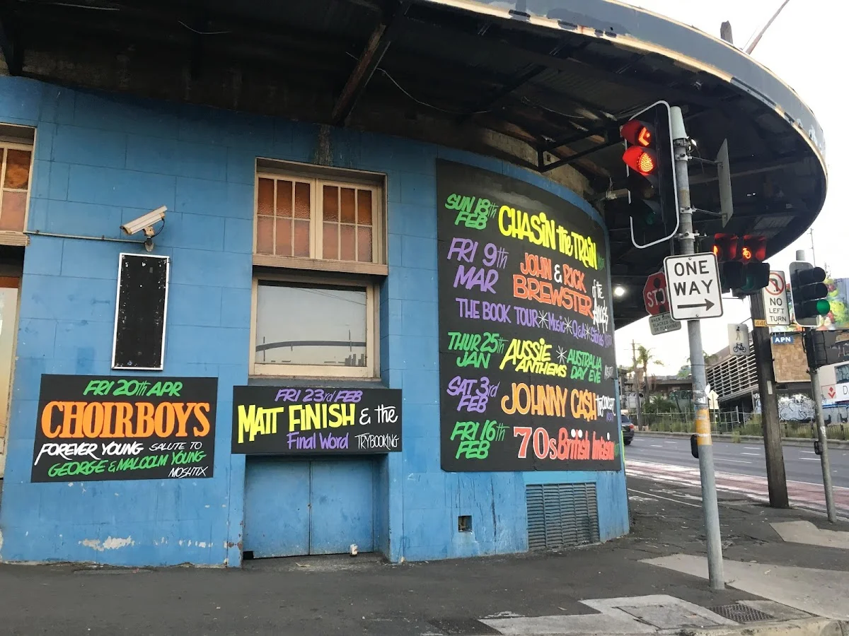 Dragon Celebrates All The Hits