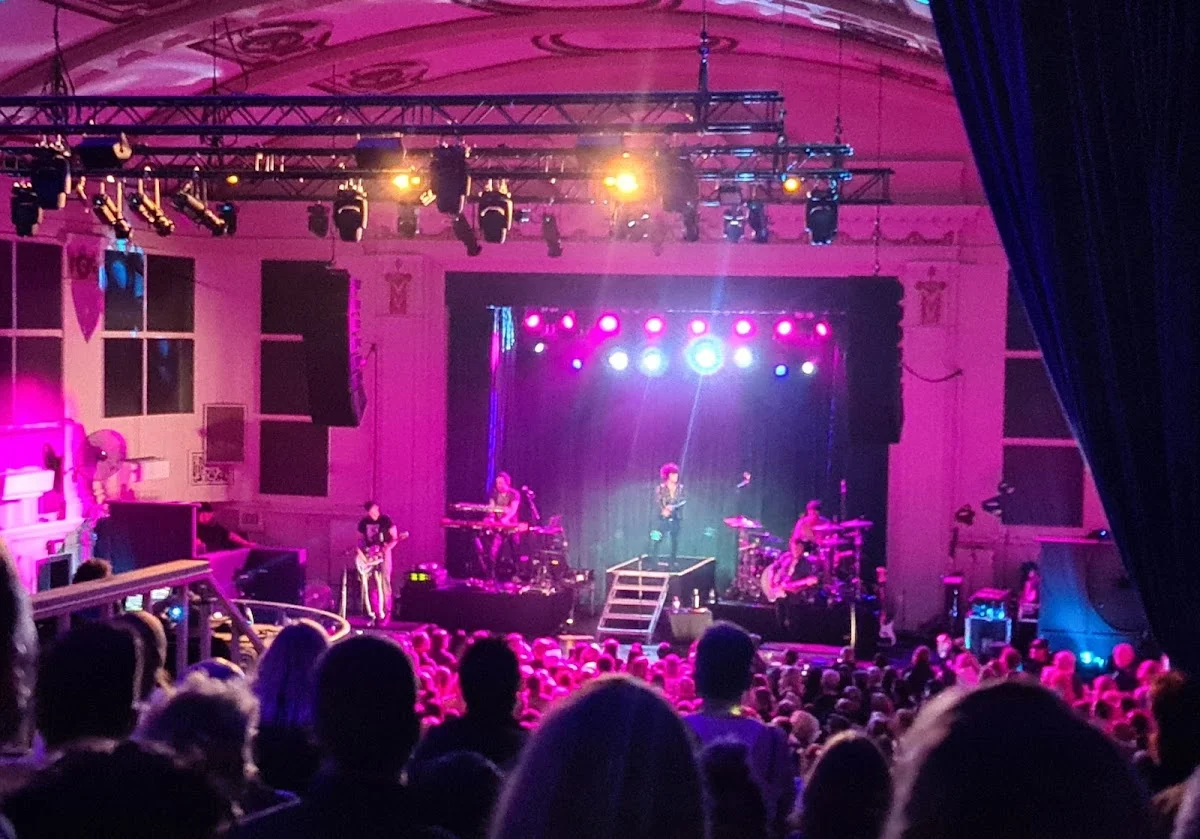 LETZ ZEP (UK) - (Led Zeppelin Tribute)